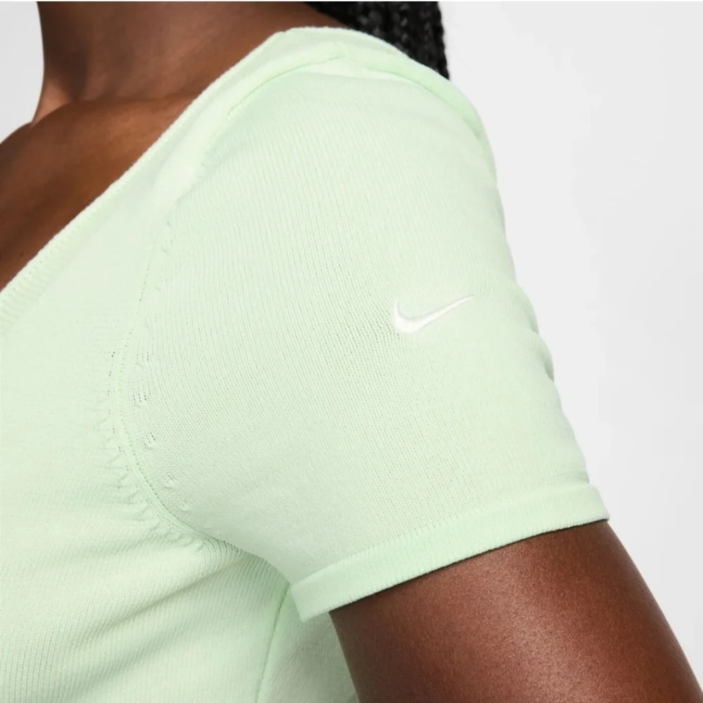 Nike Nsw Chill Knit Ss Bodysuit In Green Size Small